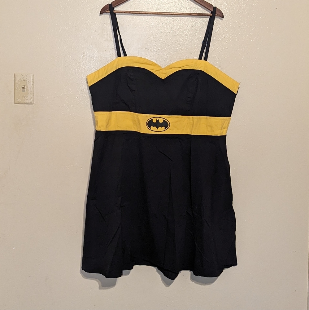 Plus size 24 Torrid Batman dress.